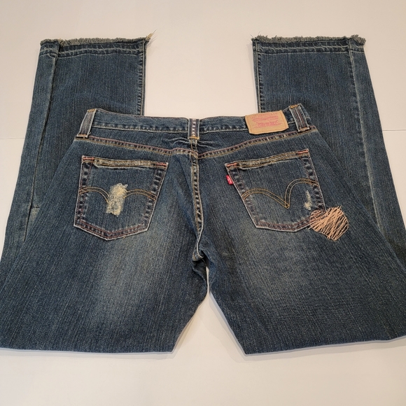 Levi's Limited Edition Distressed Patched Embroidered Boot Cut Jean  Size 9 (34) - Picture 3 of 17